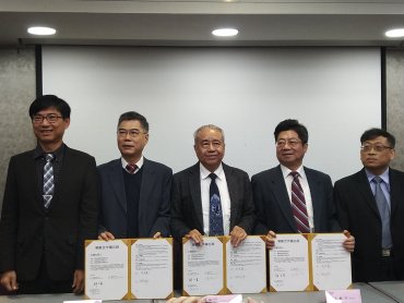 高管減薪引疑慮 群創股價創掛牌新低