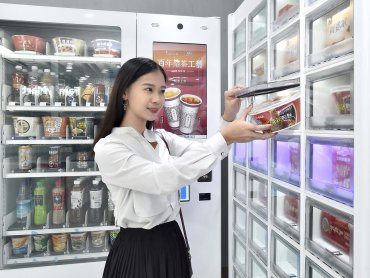 亞太電信跨界與全家便利商店合作  將「智能販賣機」導入便利商店