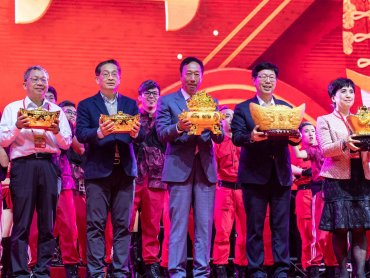 鴻海董事長劉揚偉：今年三變三不變 目標提升毛利率跟EPS