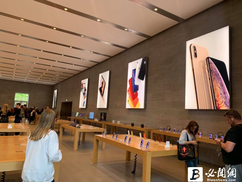 蘋果員工受限旅遊禁令無法赴中 傳蘋果iPhone 12原型機尚未完成 恐像iPhone X到年底才可銷售。（資料照）