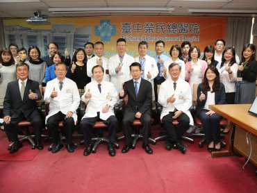 研華攜手臺中榮總、工研院啟動智慧醫療照護平台
