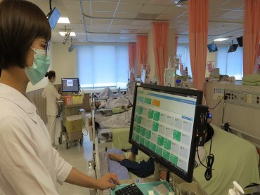 AI技術雙管齊下  彰化醫院、工研院「血液透析智慧醫療系統」照護腎友