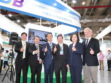 生技中心秀防疫、抗癌成果 「2020台灣生技產業白皮書」為台灣生技未來找因應策略