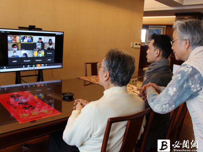 防疫新常態 施振榮開風氣之先 力推企業視訊拜年。（施振榮提供）