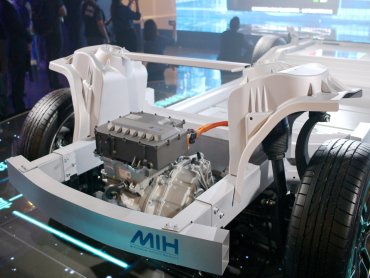 鴻海劉揚偉：MIH電動車平台聯盟第4季會有3款新電動車亮相