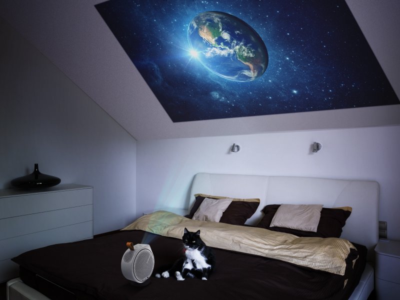 BenQ推出世界第一款2.1聲道搭載AndroidTV智慧平台系統的LED行動微型投影機。（廠商提供）