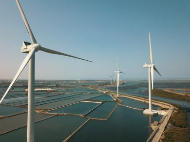 台達與台汽電綠能簽訂長期綠色購電協議 向RE100目標邁進