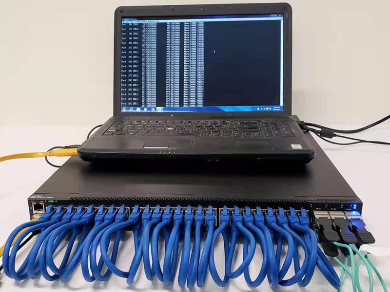 鴻海旗下鴻騰25G BASE-T RJ45現身DesignCon 助力明泰科技完成全球首台48埠25G BASE-T乙太網路交換機。（廠商提供）
