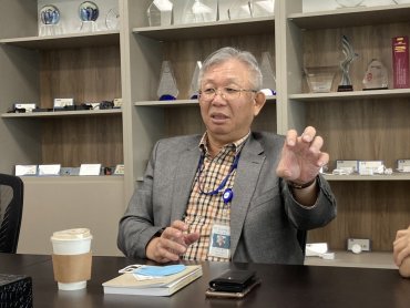 助群電成世界前三大電源廠 總座曾國華獲工業工程學會「產業貢獻獎」