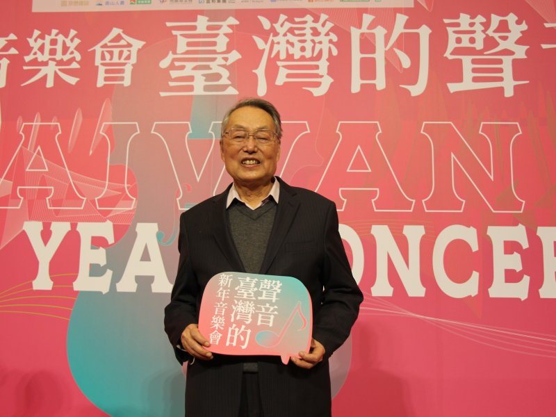 施振榮呼籲：文化部應補助「員工福利藝文禮券」，活絡台灣藝文巿場。（施振榮辦公室提供）