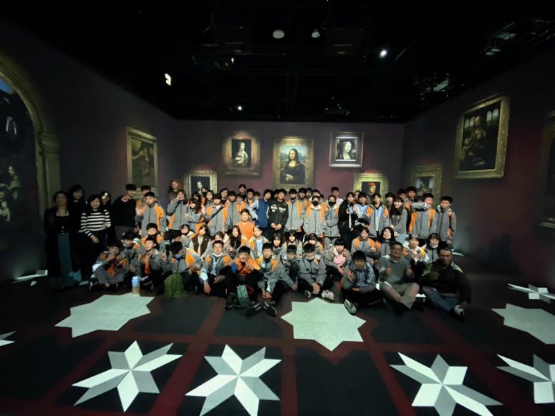 培育台灣未來人才 施振榮、李吉仁居間促成 偏鄉實驗學校體驗元宇宙新世界。（施振榮辦公室提供）