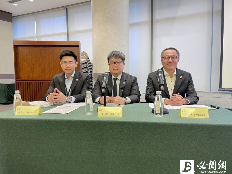 右起為總經理周谷樺、執行副總曾建程、營運管理處副處長趙宥琮。（資料照）