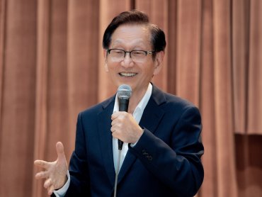 施崇棠親征GTC 2025！華碩AI POD伺服器解決方案三月出貨
